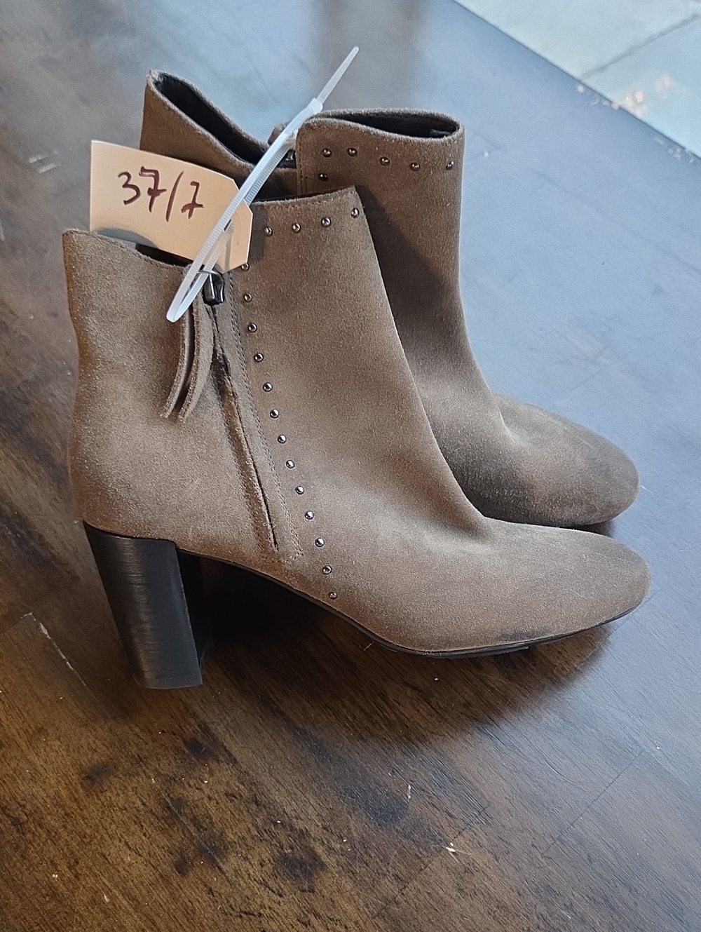 Geox Size 7 Women's Taupe Suede Stud-Trim Ankle Booties NEW